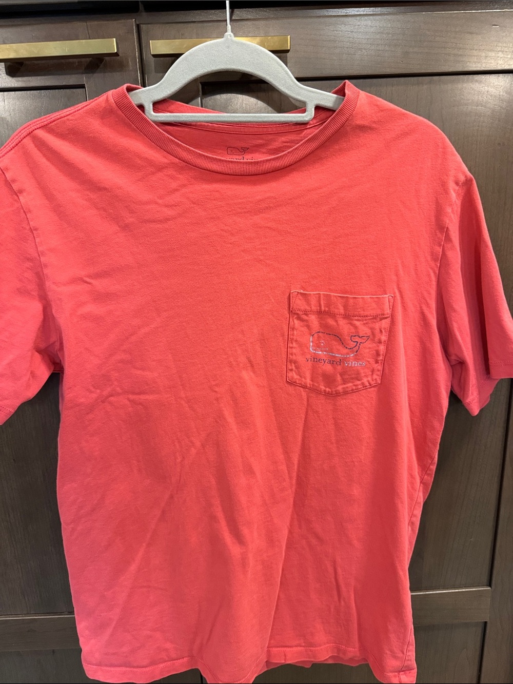 Vineyard Vines Short-Sleeve Pocket Tee in Coral Red
